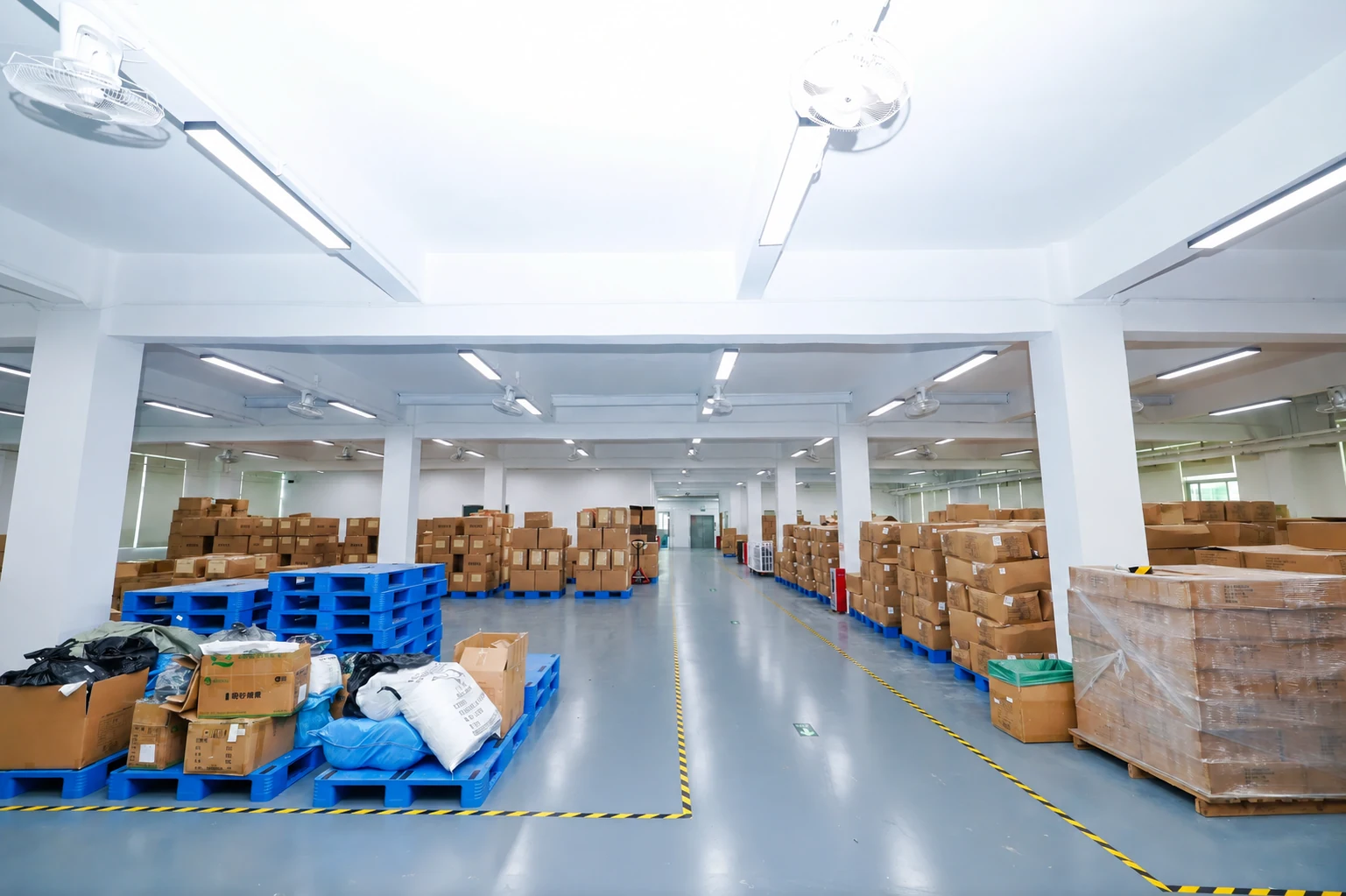 03 / Confirm the order — garment development and production workspace
